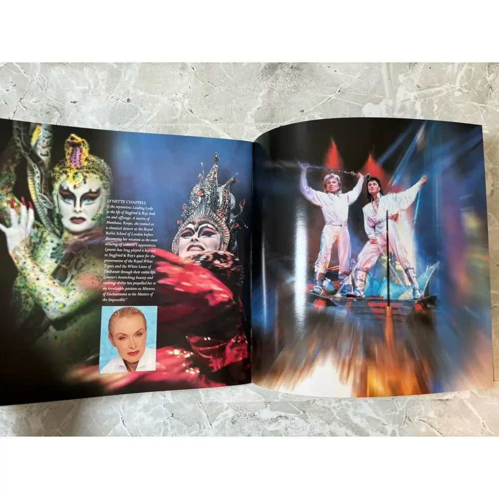 1998 Siegfried & Roy At The Mirage‎ Souvenir Program Book Booklet Bold Photos